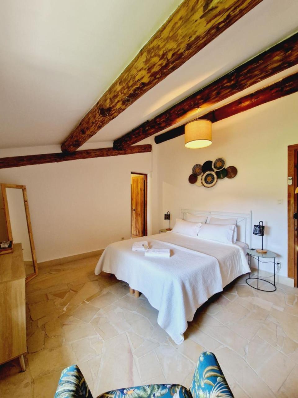 Mas Du Rollier Chambres D'Hotes Eygalieres  Exterior photo