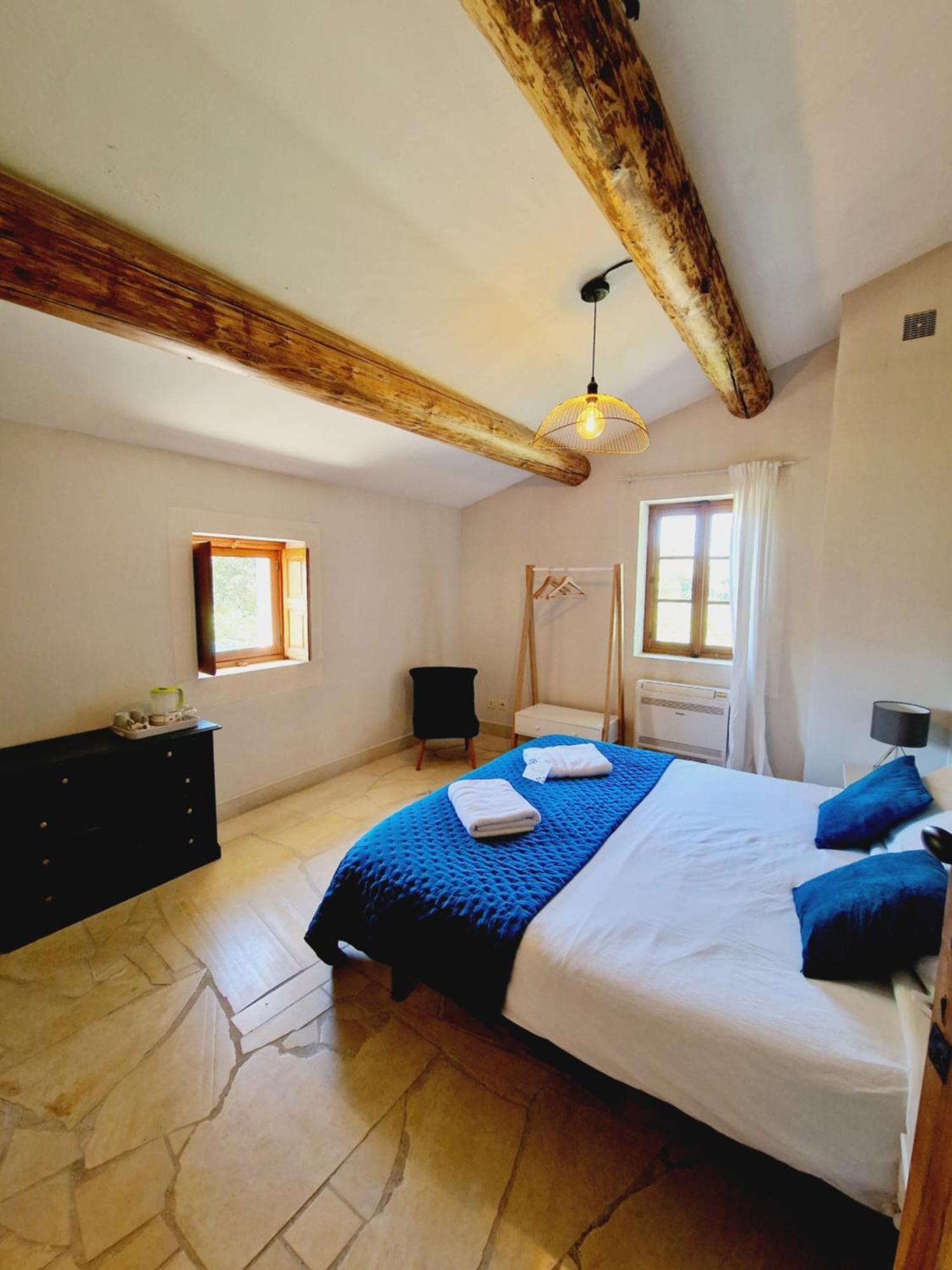 Mas Du Rollier Chambres D'Hotes Eygalieres  Exterior photo