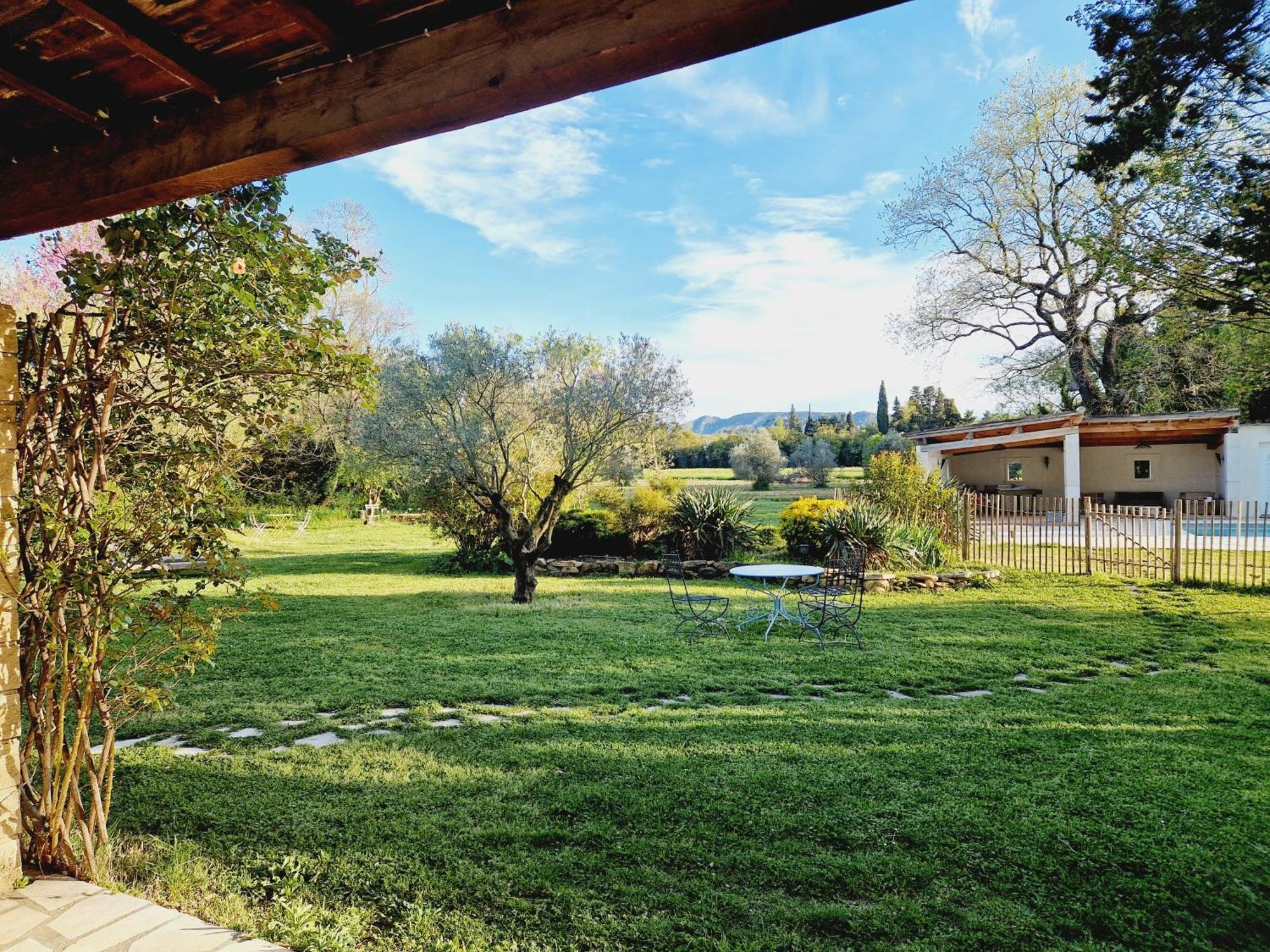 Mas Du Rollier Chambres D'Hotes Eygalieres  Exterior photo