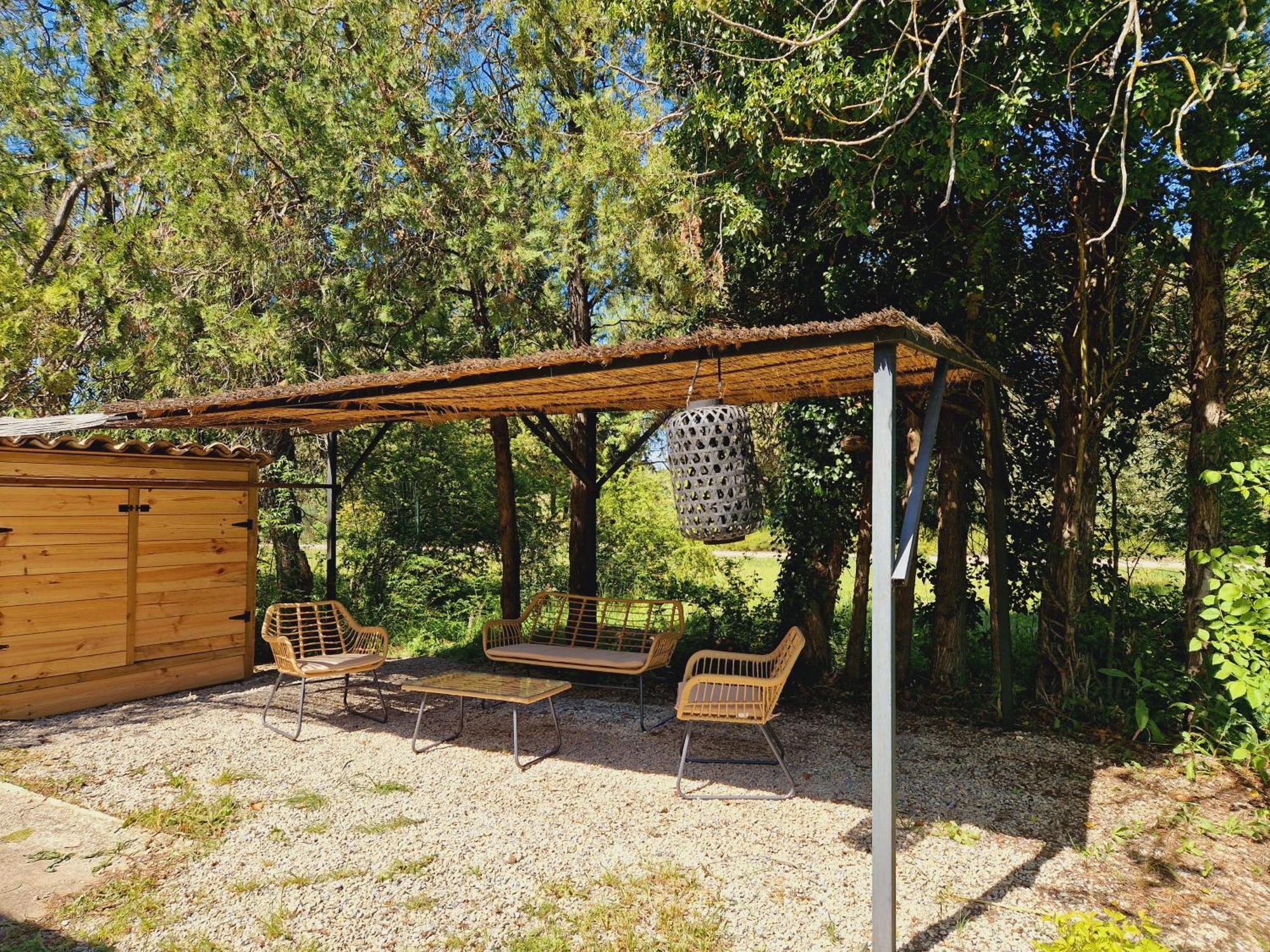 Mas Du Rollier Chambres D'Hotes Eygalieres  Exterior photo